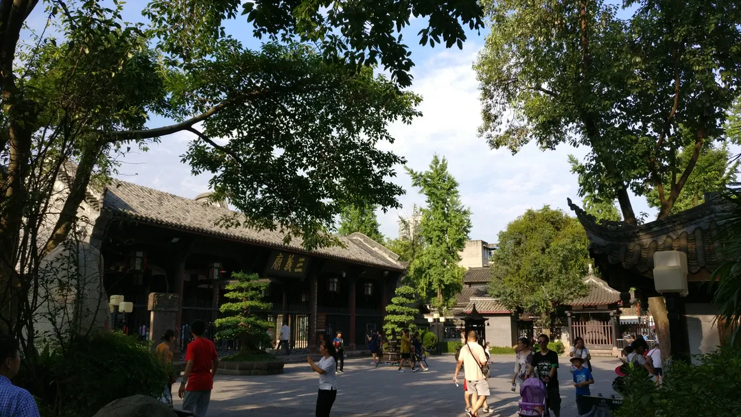 Evening light in a historic temple courtyard, Chengdu