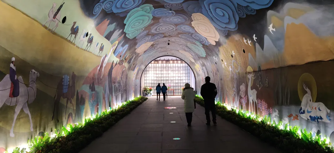 Painted gallery leading into Usnisa Palace, Niushou Mountain, Nanjing