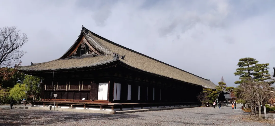 The long wooden hall of Sanjūsangen-dō, Kyoto