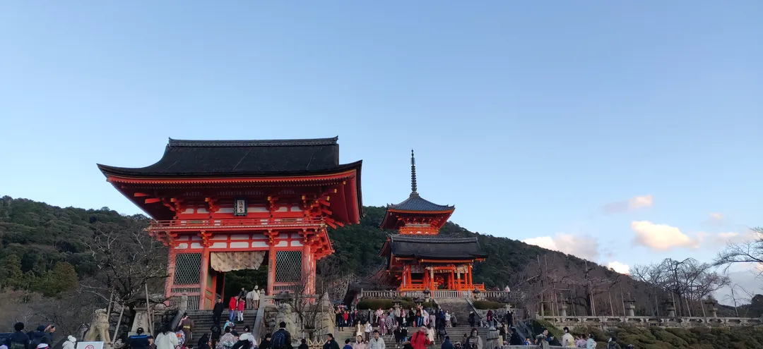 The vermilion gate and pagoda of Kiyomizu-dera, Kyoto