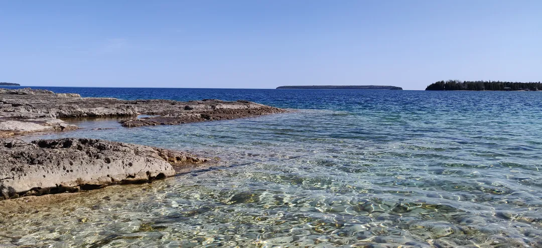Clear shallows at the Bruce Peninsula, Tobermory